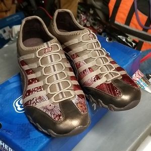 skechers active bronze metallic/burgundy